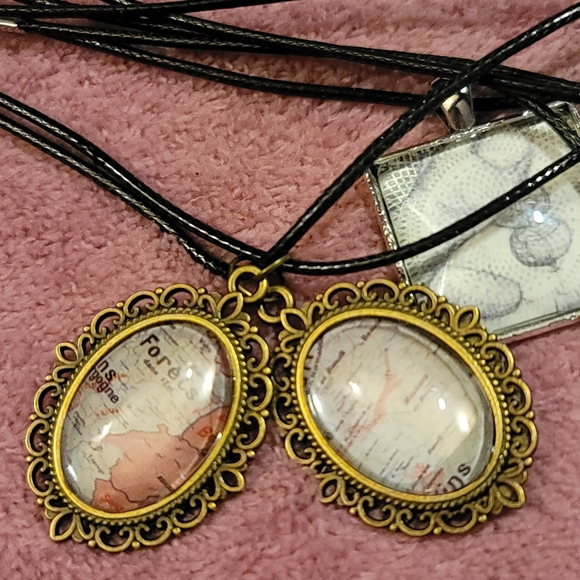 Story in a Locket - Picture 5 of 10